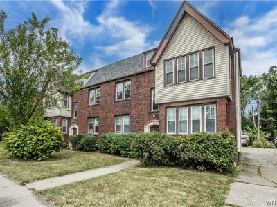 631 Kenmore Ave