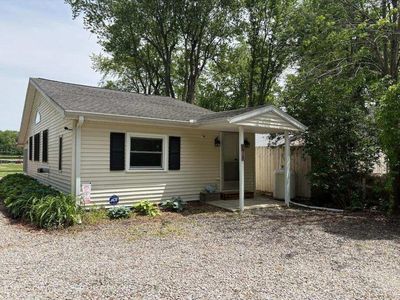7517 Lake Dr