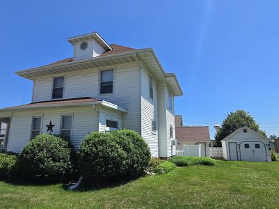 Property at 102 S Locust Ave, New Hampton, IA
