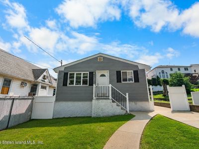 229 Graves St