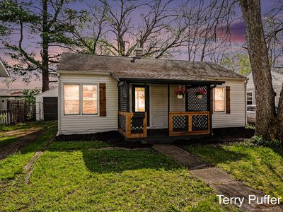 58 Lamora Ave