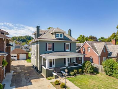 611 E Main St