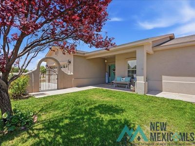 808 E Chapman Rd