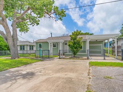 Property at 715 W Wilson Ave, Aransas Pass, TX