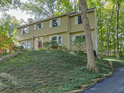 14 Sylvan Ln