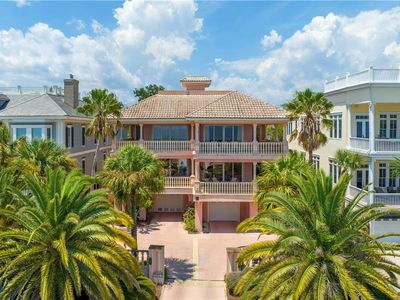 907 Beachview Dr