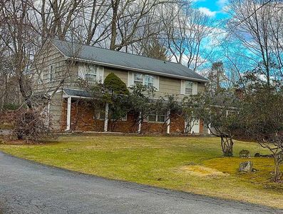 6 Carriage Hill Road