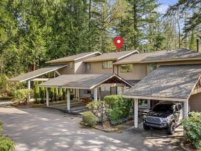 825 NW Huckle Drive UNIT C