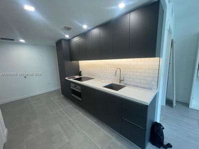 227 NE 2nd St Unit 1613