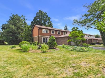 Property at 2541 Cobblewood Dr, Northbrook, IL