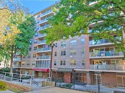 240 Cozine Ave APT 2B