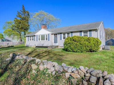 70 Thicket St