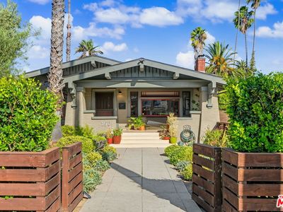 150 S Hobart Blvd