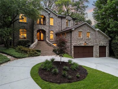 738 Wildwood Rd NE
