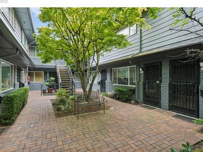 1824 NE Wasco St #4
