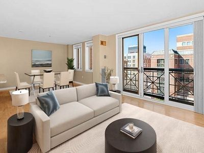 10 Rogers St APT 428