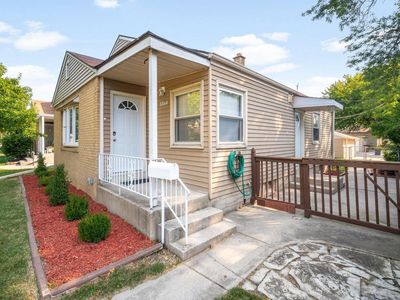 5564 North Mohawk AVENUE