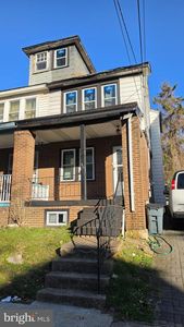 46 Edgemere Ave