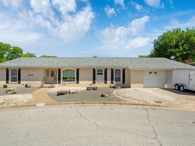 2412 Lou Ln