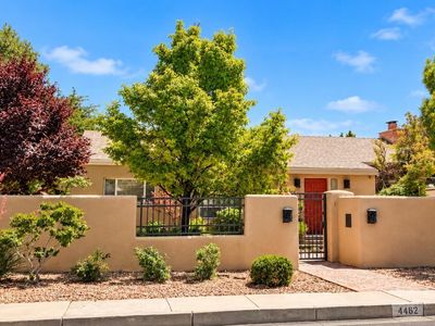 4462 Avenida Del Sol NE