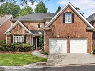 6485 Glen Oaks Ln