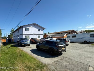 821 E 46th Ct