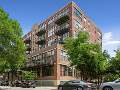 15 S Throop St APT 402
