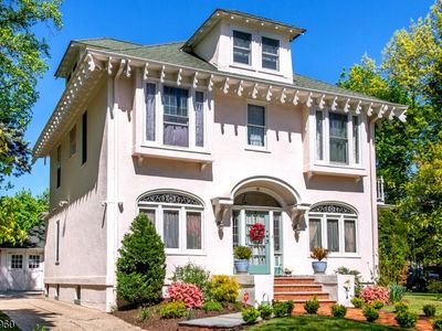 229 Tremont Ave