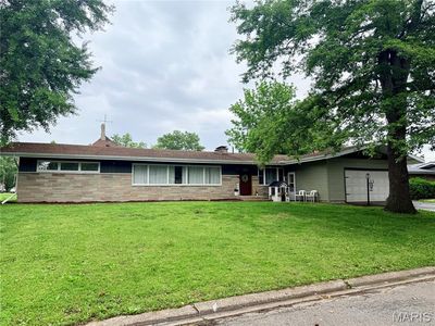 1 Crestwood Dr