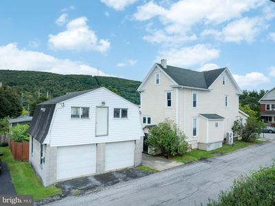 316 W 18th St