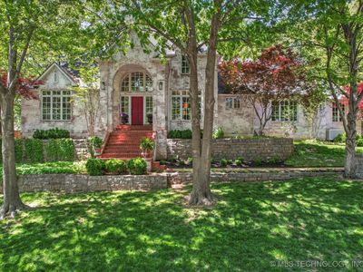 11126 S 70th East Ave