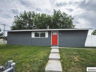 850 Royal Ave
