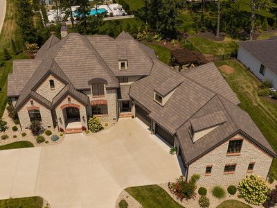 871 E Kenmare Court