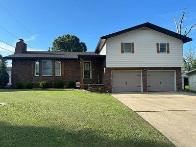 1112 Meadow Ln