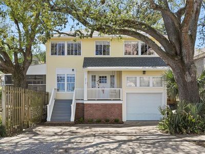 212 W Robert E Lee Blvd