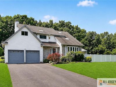 216 Jon St