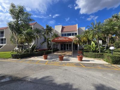 140 Lakeview Dr APT 111