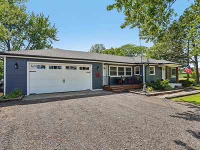 2758 Nadeau Rd