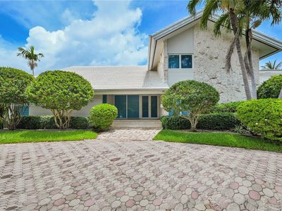 1251 Kane Concourse Concourse