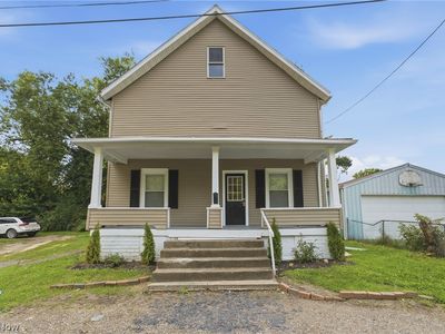 617 Carnahan Ave NE