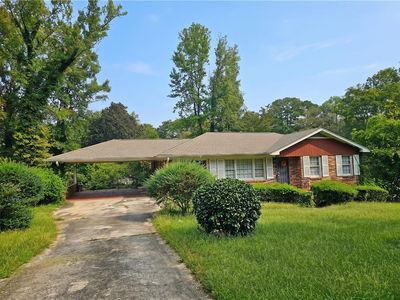 1940 Windsor Dr SW