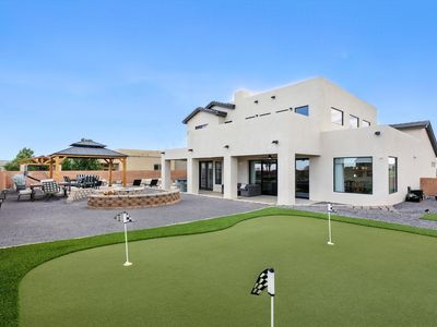 6520 Petirrojo Rd NW