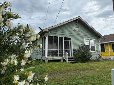 4311 Bernardo De Galvez Ave