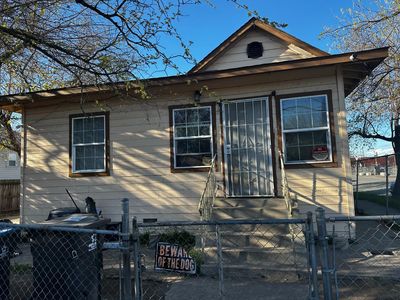 201 W Worth St