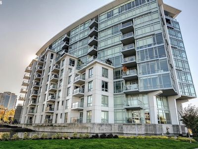 1310 NW Naito Pkwy Unit 1001