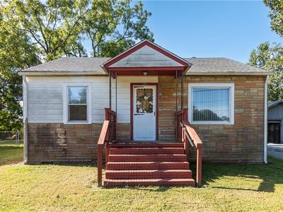 306 Friendly Ave