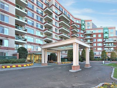 100 Hilton Avenue #M3