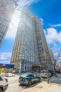 655 W Irving Park Rd APT 5003