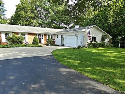 27 Ellis Ave