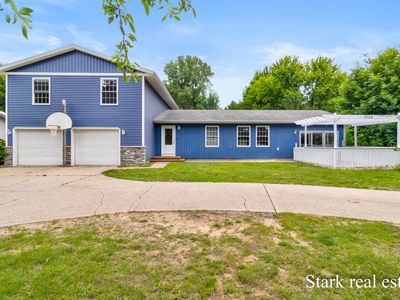 3758 E Sternberg Rd